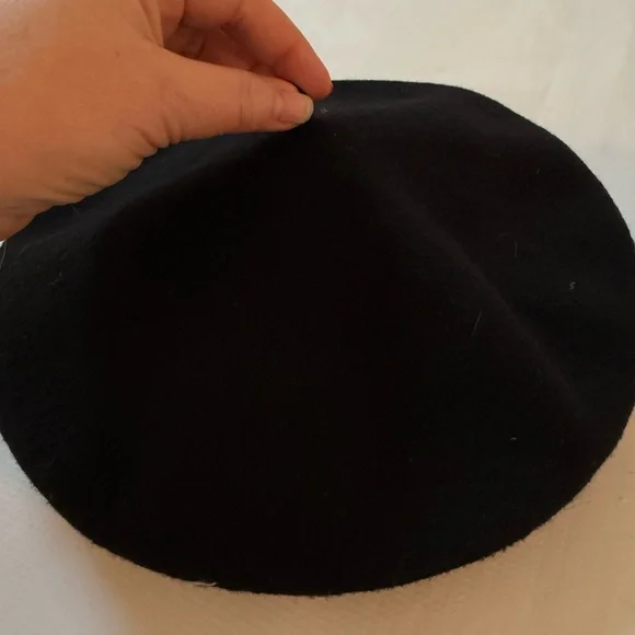 JjHat Center Classic Black Wool Beret